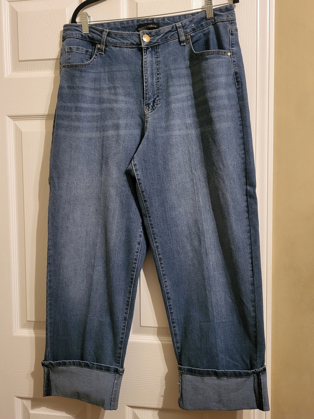 D. jeans Women's Relaxed Blue Denim Cuffed Jeans